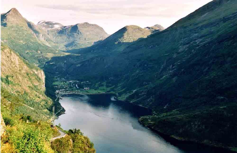 171 - Noruega - fiordo Gairanger - 2001
